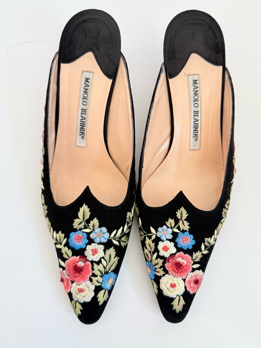 Vintage Manolo Blahnik Black Suede Floral Embroidered Mules Heels 38 - Picture 2 of 9